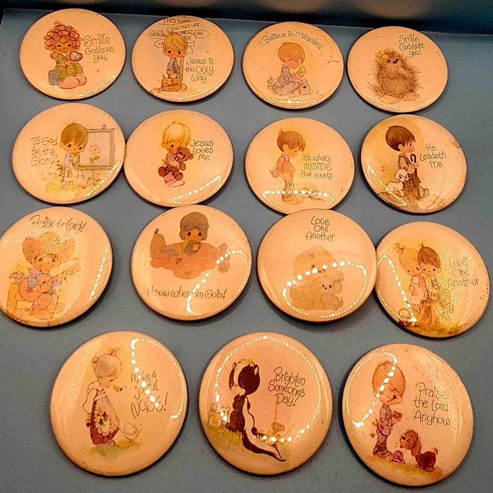 Vintage Precious Moments Buttons Pin Back Lot Of 20 Rare